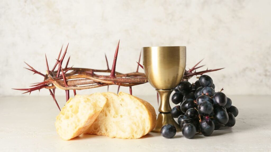 Santa Ceia com pão, cálice, uvas e coroa de espinhos