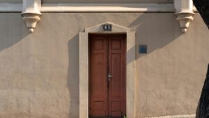 Esboço de Pregação Entrai Pela Porta Estreita
